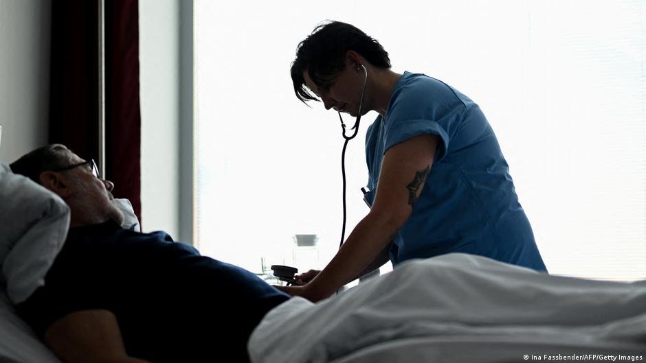 Los masivos recortes para tapar el agujero de la sanidad alemana -El Radar News