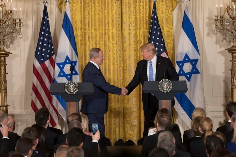 President_Donald_Trump_and_Prime_Minister_Benjamin_Netanyahu_Joint_Press_Conference,_February_15,_2017_(01)