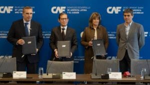 caf-y-ose-firman-acuerdo-de-130-millones
