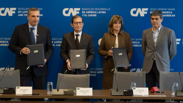 caf-y-ose-firman-acuerdo-de-130-millones