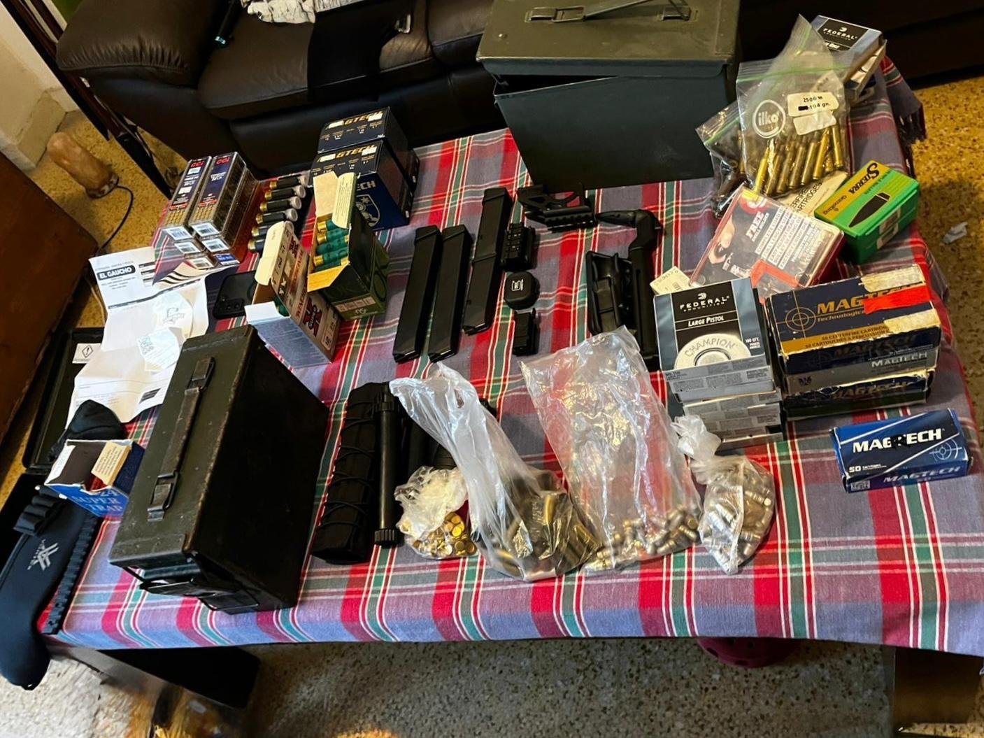 Inteligencia Policial desarticula red ilegal de armas y municiones con operativos en cinco departamentos