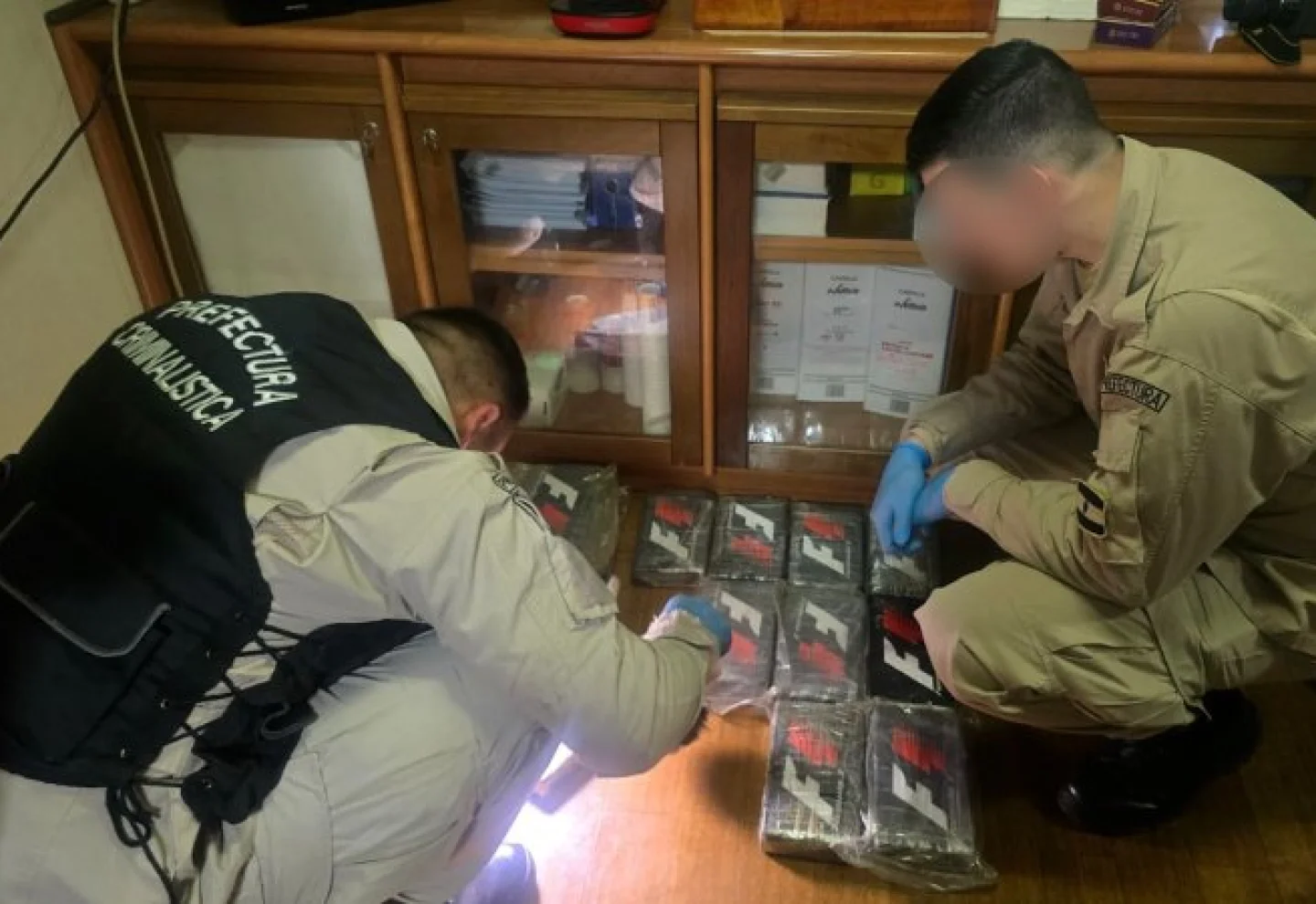 Operativo-encuentran-cocaina-en-un-buque